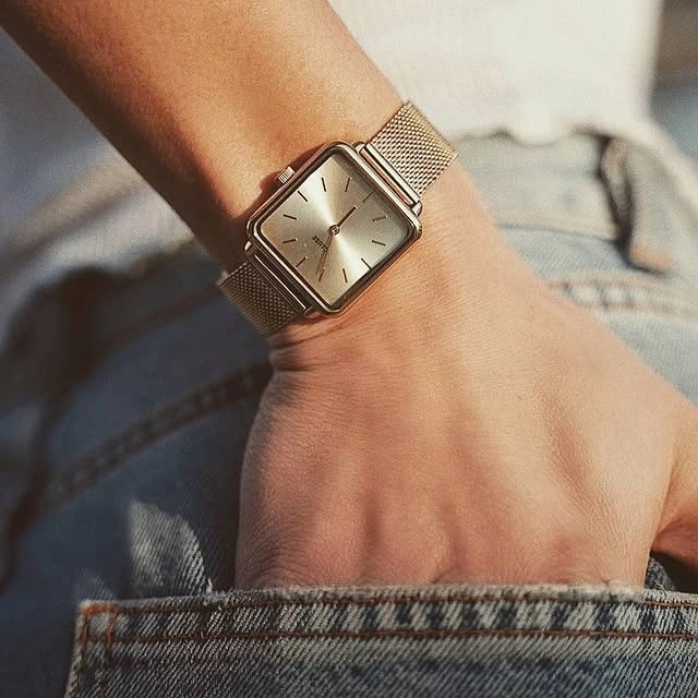 Montre rectangulaire - Horloger Degeye Brabant wallon